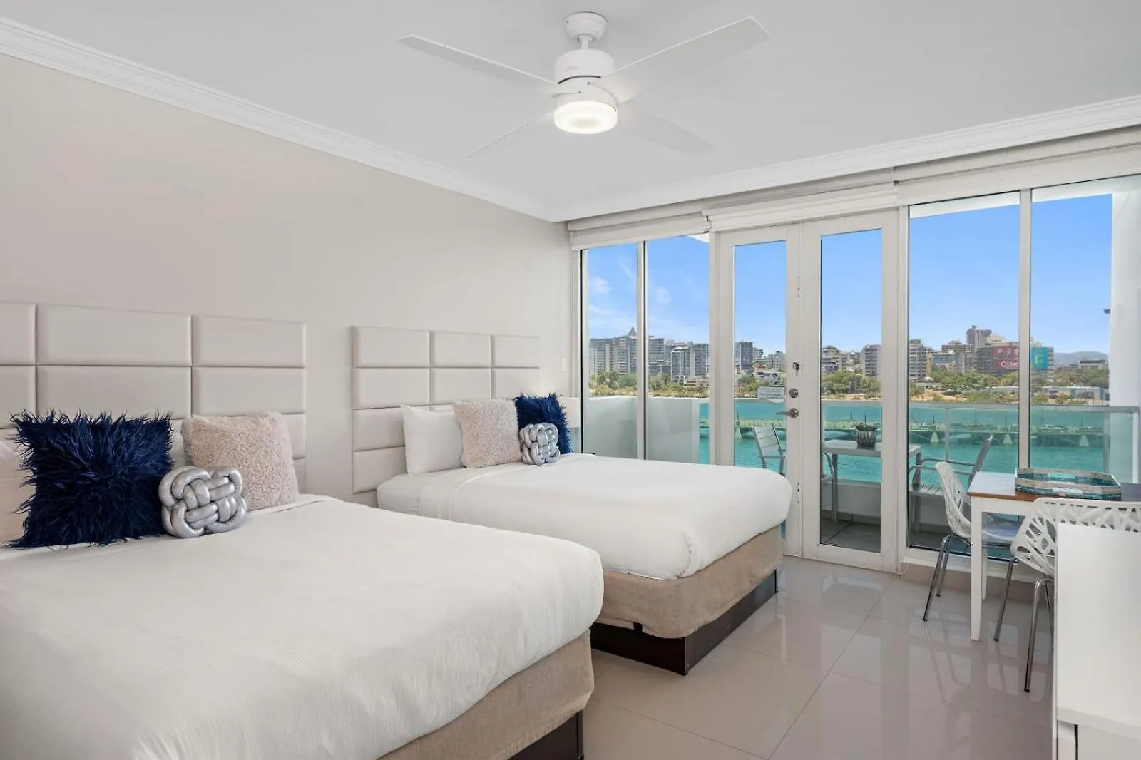 The Sunrise Studio With Ocean View L 2 Queen Beds サンジョアン