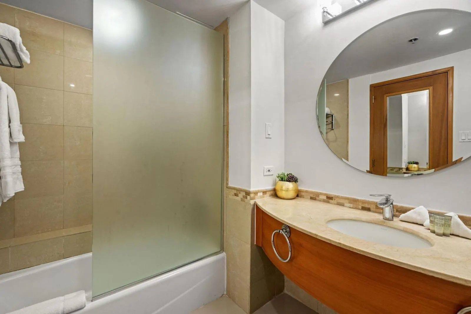 The Sunrise Studio With Ocean View L 2 Queen Beds 圣胡安