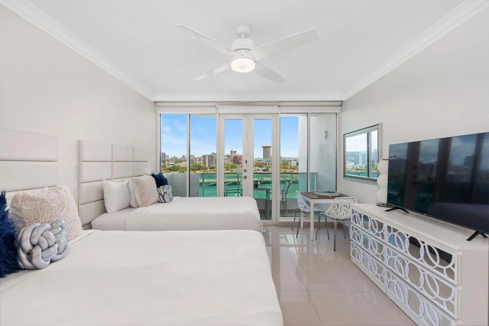 The Sunrise Studio With Ocean View L 2 Queen Beds 圣胡安 0*,  波多黎各